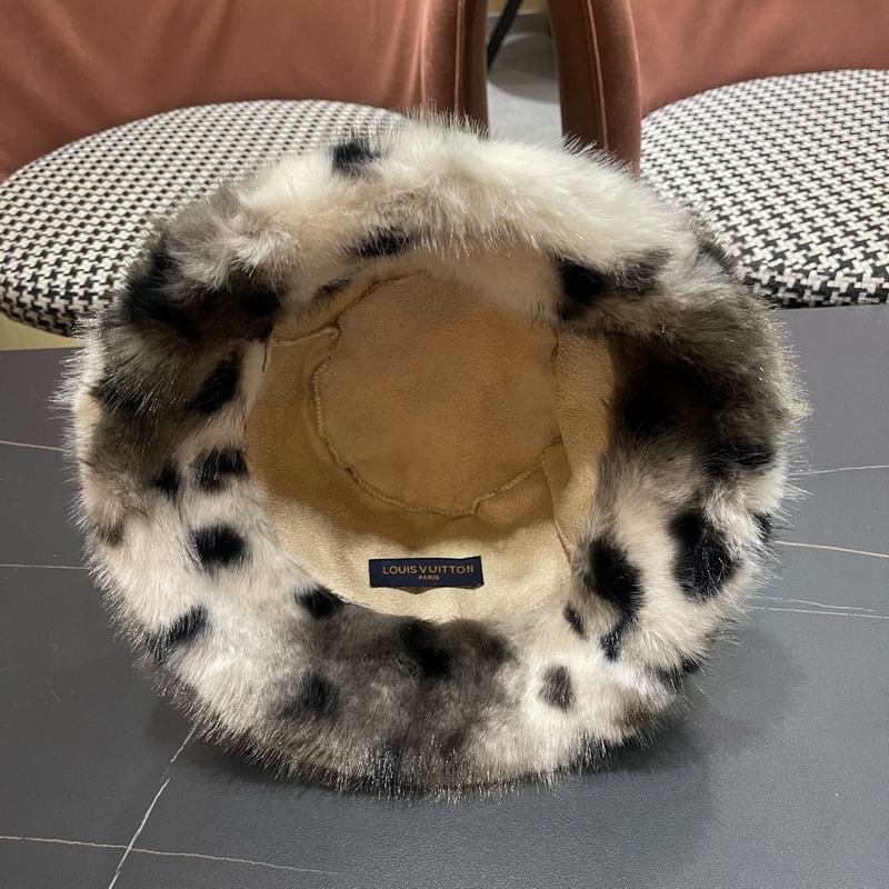 LV hat (1245)