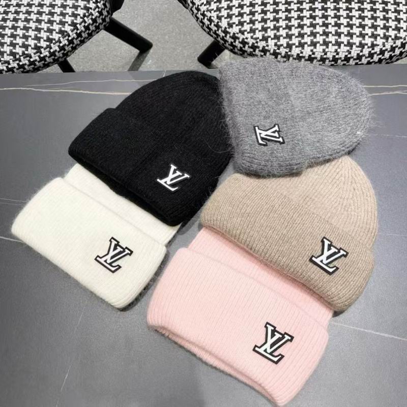 LV hat (1537)