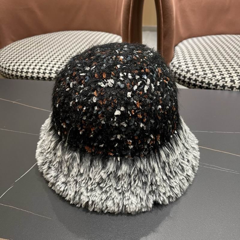 LV hat (240)