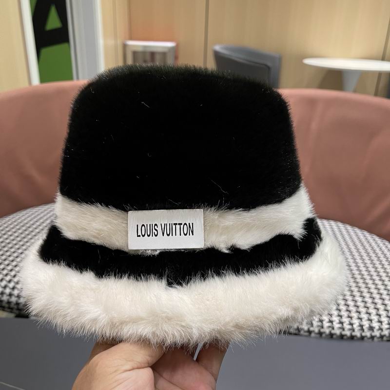 LV hat (550)