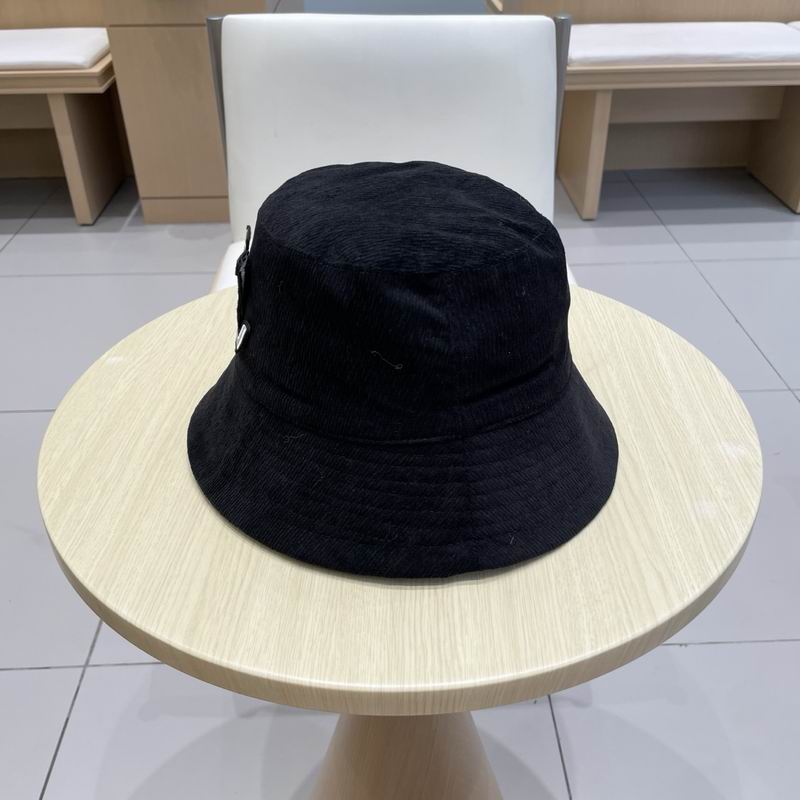 LV hat (620)