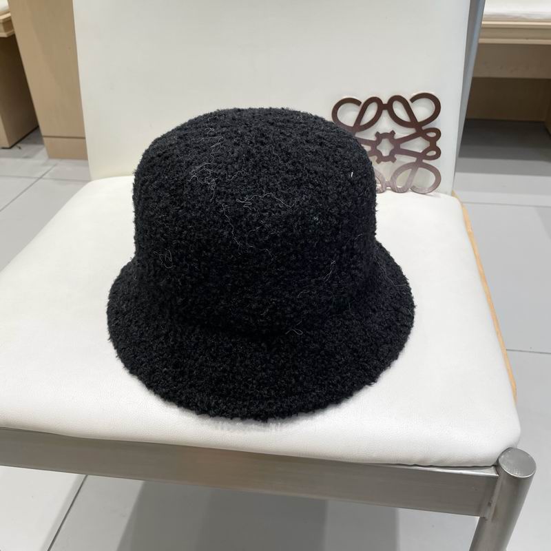 LV hat (716)