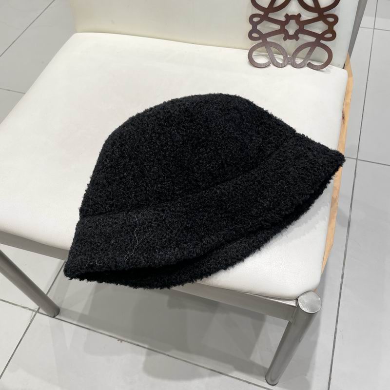 LV hat (720)