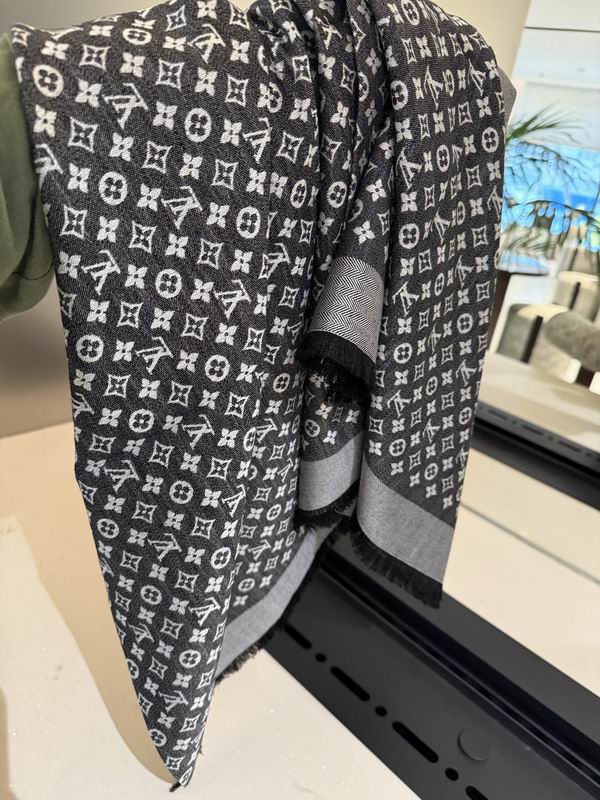 LV scarf 120X120cm 70%羊毛30%桑蚕丝 E10 (2)