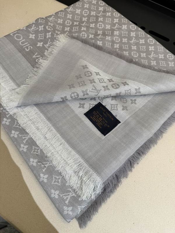 LV scarf 120X120cm 70%羊毛30%桑蚕丝 E10 (24)