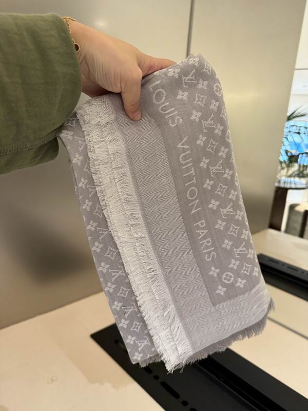 LV scarf 120X120cm 70%羊毛30%桑蚕丝 E10 (25)