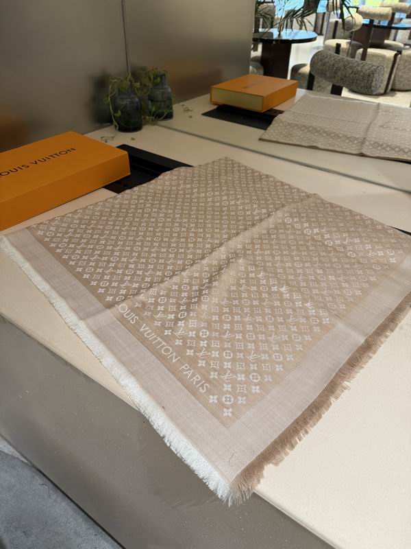 LV scarf 120X120cm 70%羊毛30%桑蚕丝 E10 (31)