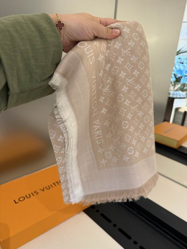 LV scarf 120X120cm 70%羊毛30%桑蚕丝 E10 (33)