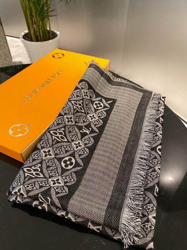 LV scarf 140X140cm E08 (6)
