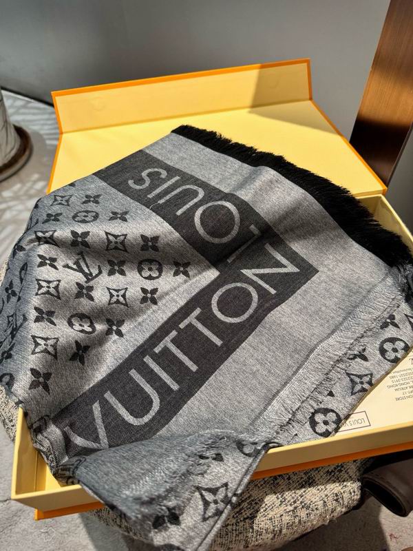 LV scarf 140X140cm E69 (8)