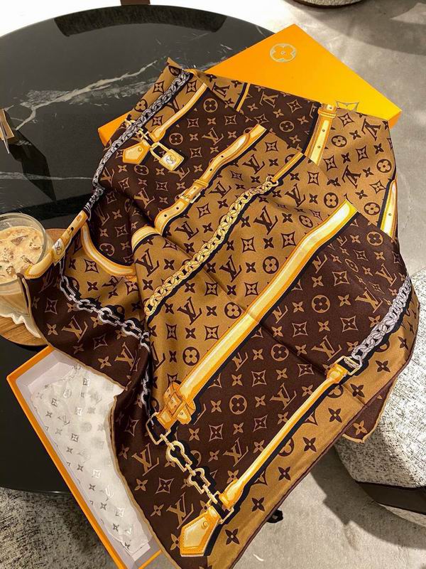 LV silk Scarf 90X90cm E65 (10)
