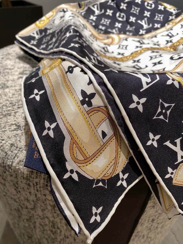 LV silk Scarf 90X90cm E65 (3)