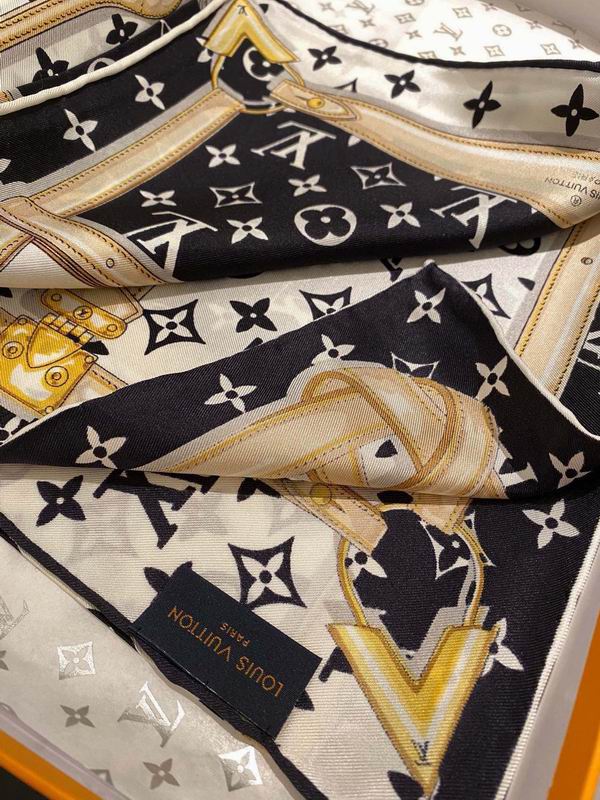 LV silk Scarf 90X90cm E65 (5)
