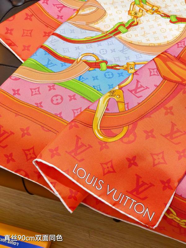 LV silk scarf 90X90cm E40 (4)