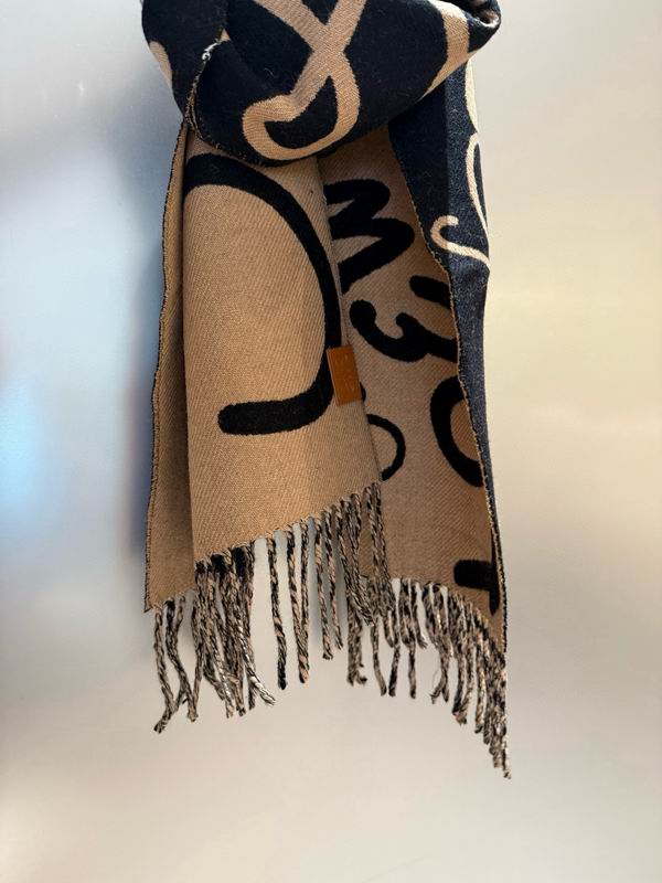Loewe Scarf 40X200cm E22 (2)