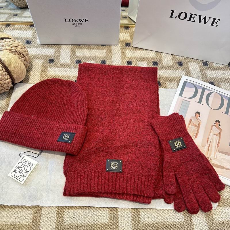 Loewe Scarf Hat Gloves (31)
