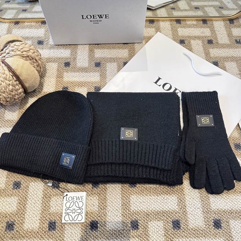 Loewe Scarf Hat Gloves (50)