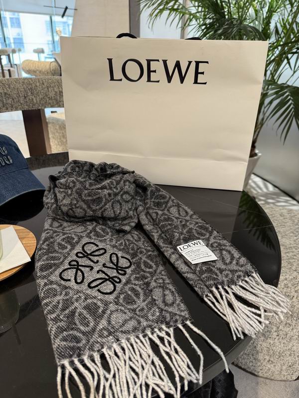 Loewe scarf E23 (3)
