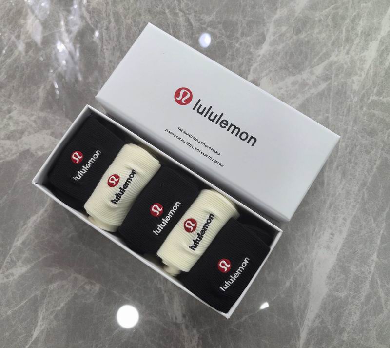Luluemon Socks (136)