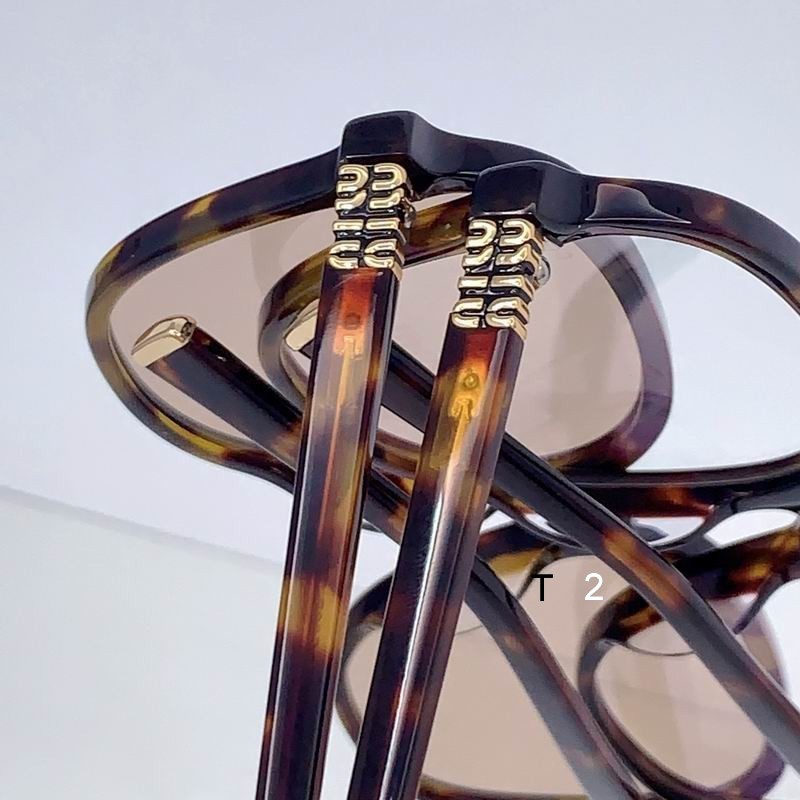 MiuMiu  B01 58 18-140 b08