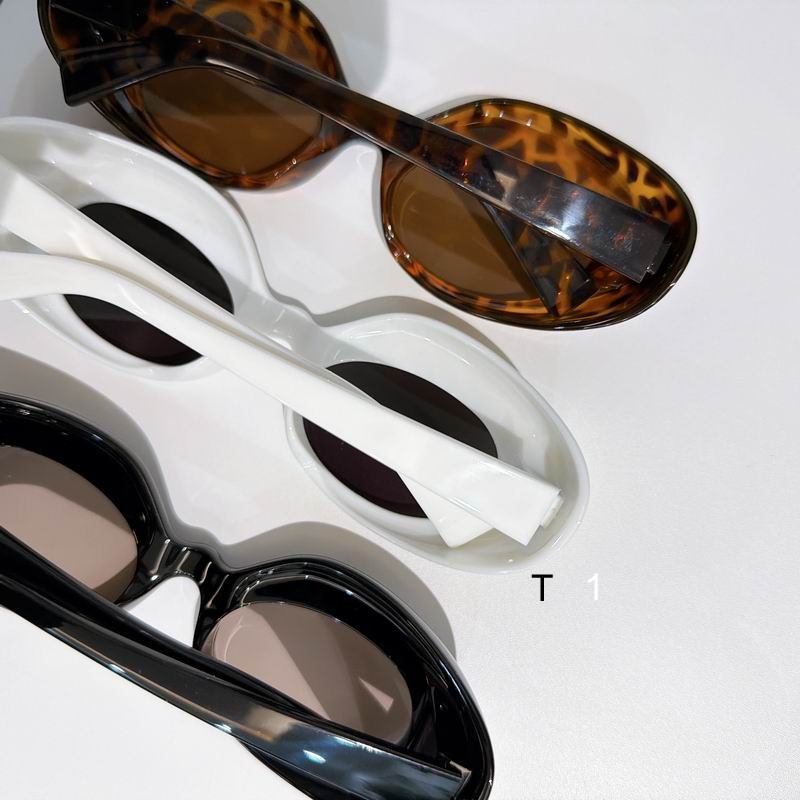 MiuMiu  B08 52 21-135 a08