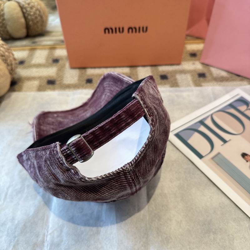 Miumiu Cap (670)