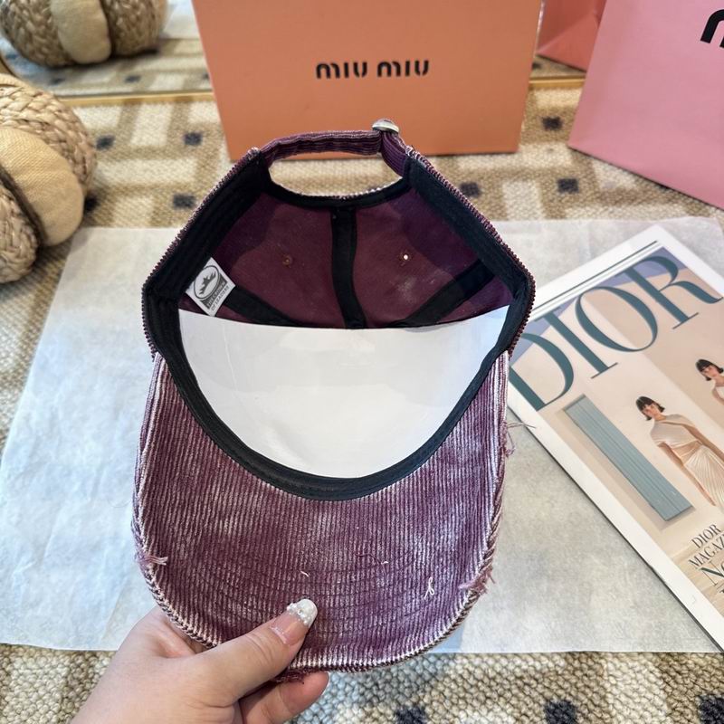Miumiu Cap (671)