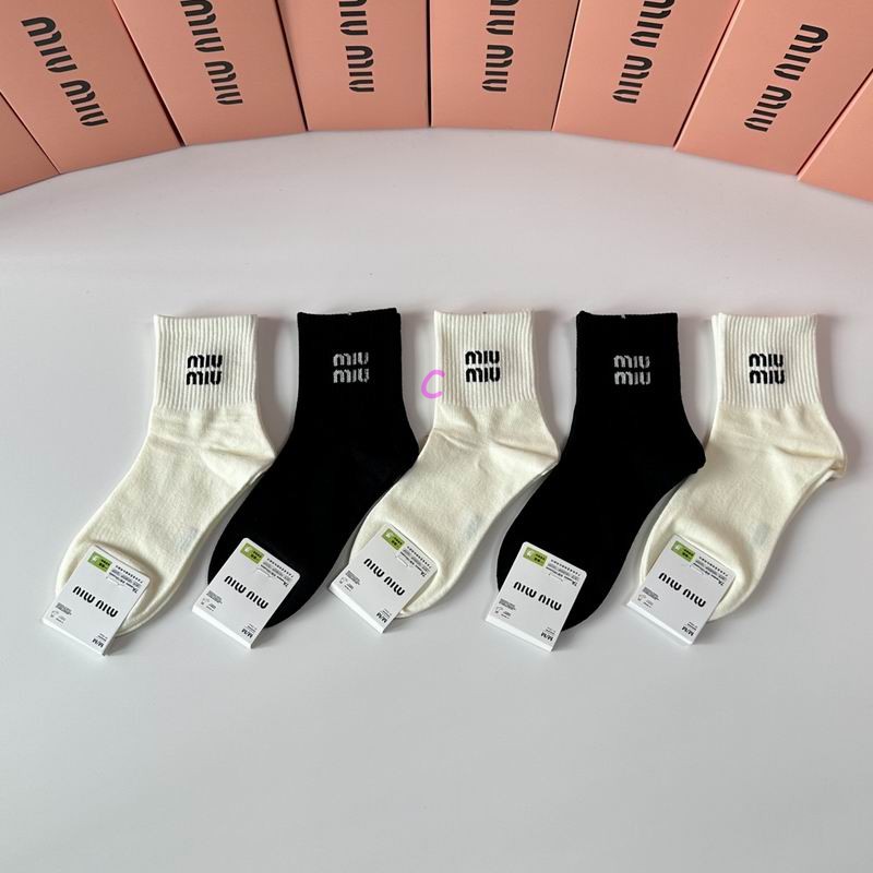 Miumiu socks (87)