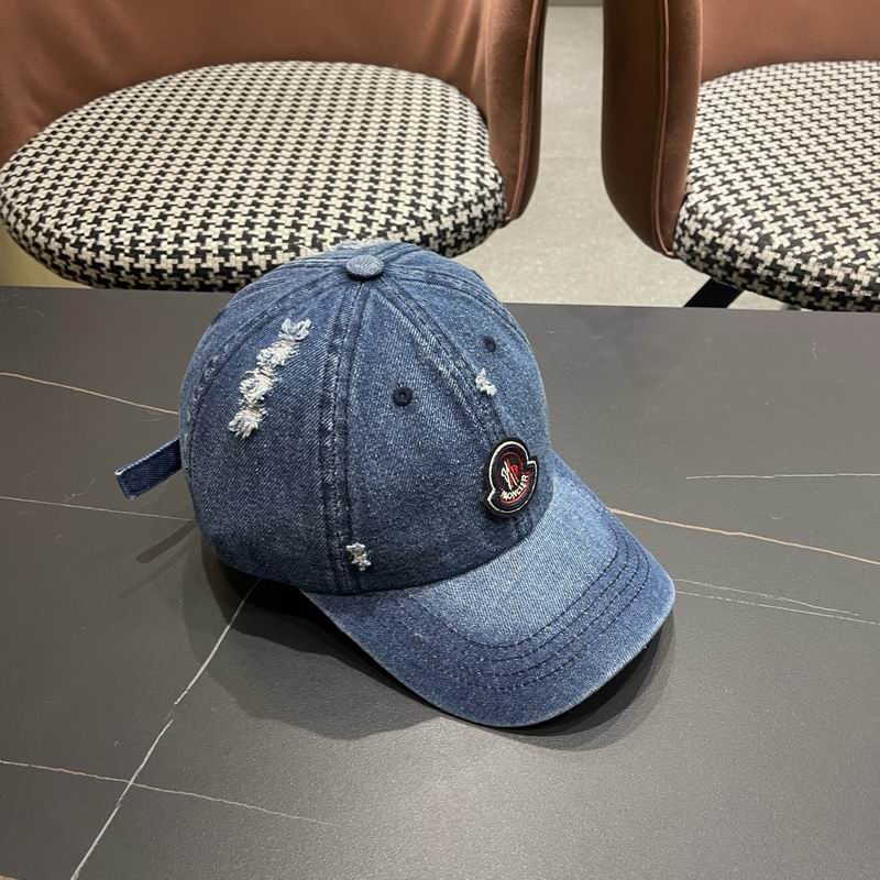 Moncler Cap (526)