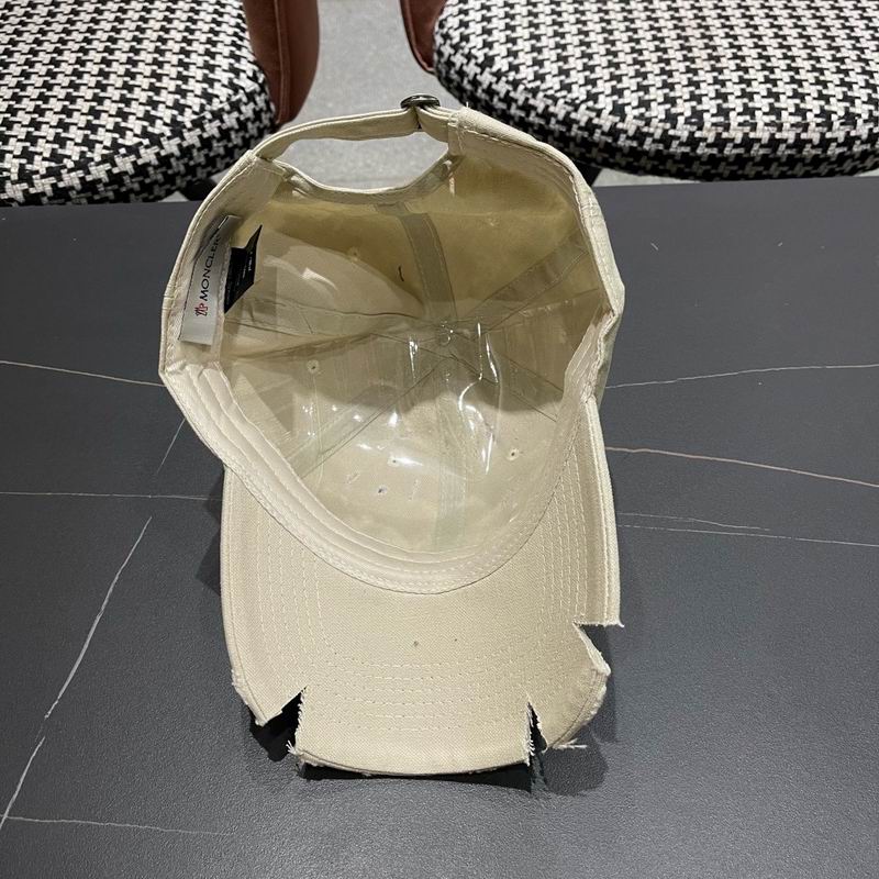 Moncler Cap (627)