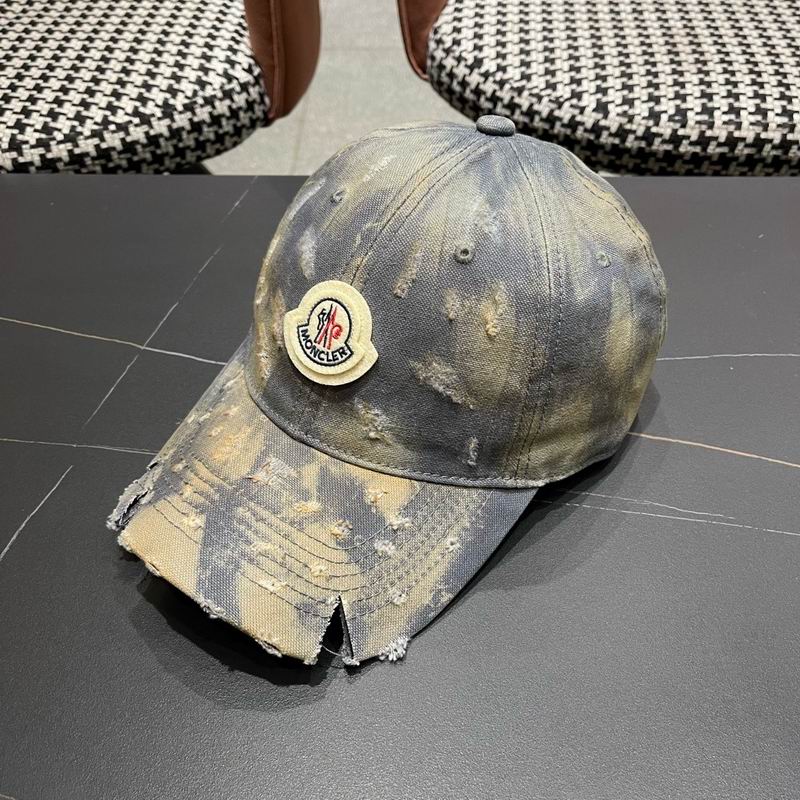 Moncler Cap (645)
