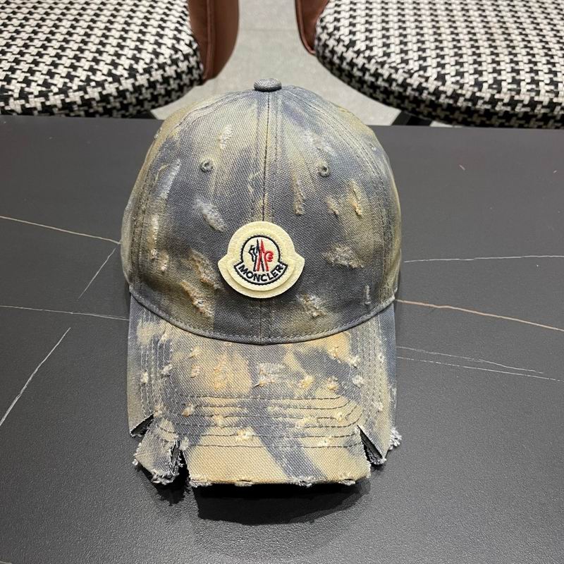 Moncler Cap (646)