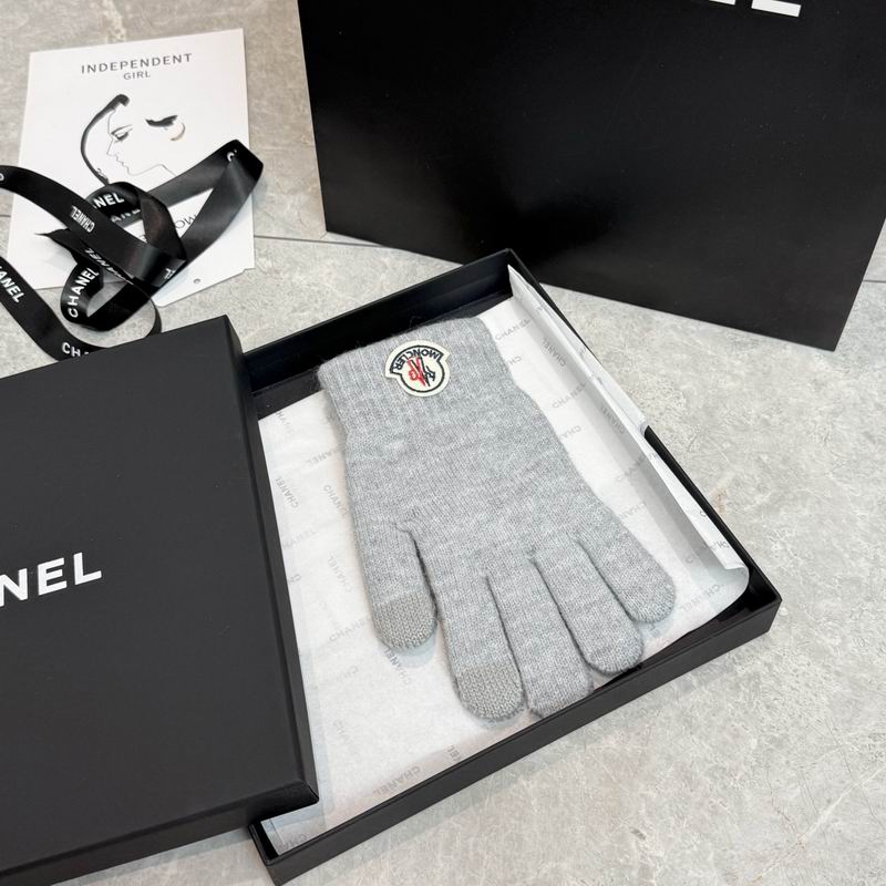 Moncler Gloves 01 (27)