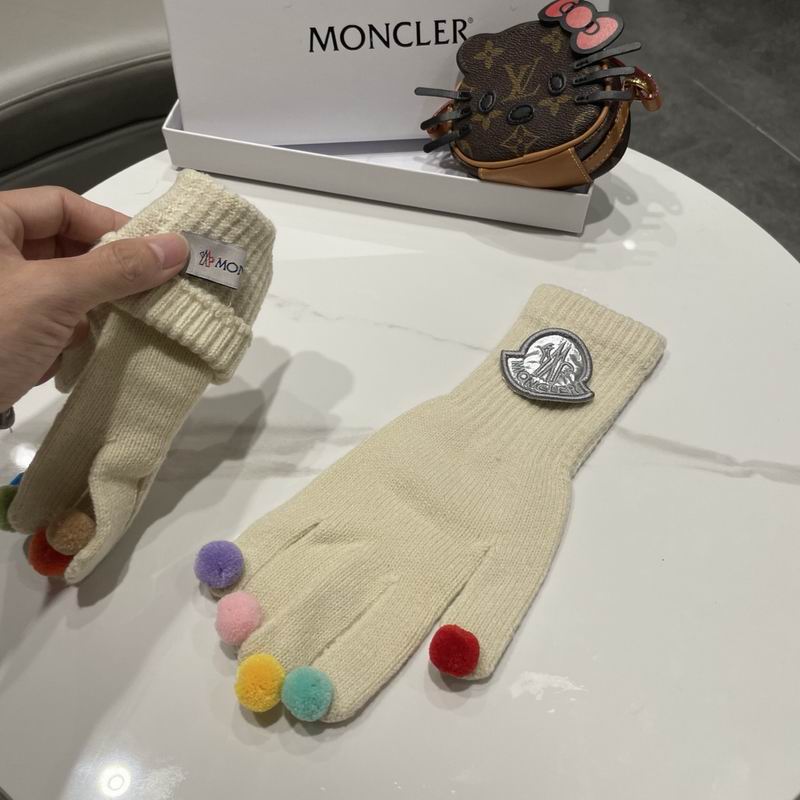Moncler Gloves 13 (7)