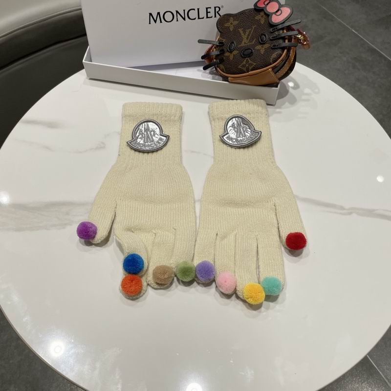 Moncler Gloves 13 (9)