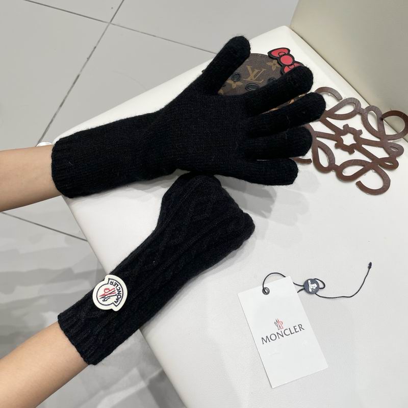 Moncler Gloves 175 (28)