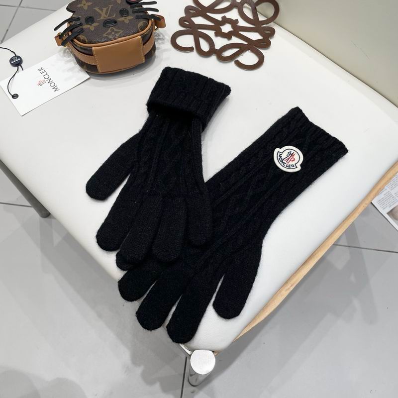 Moncler Gloves 175 (34)