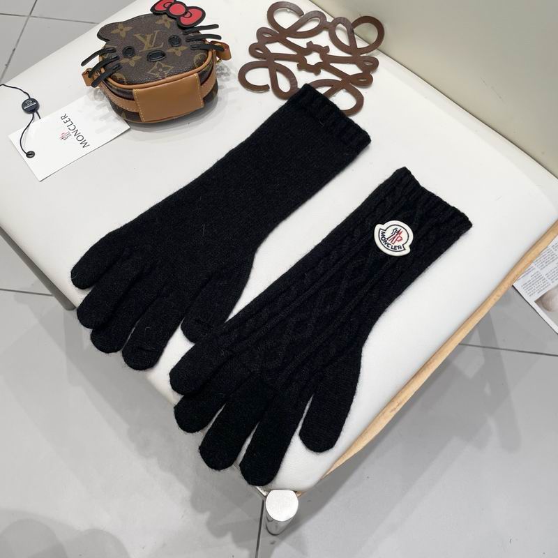 Moncler Gloves 175 (35)