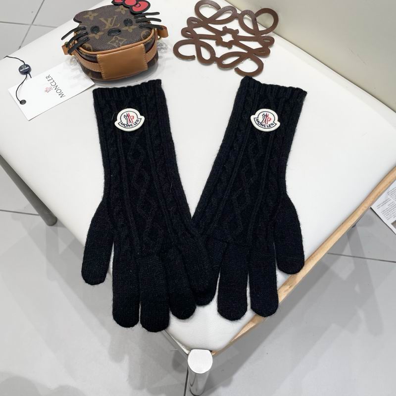 Moncler Gloves 175 (36)