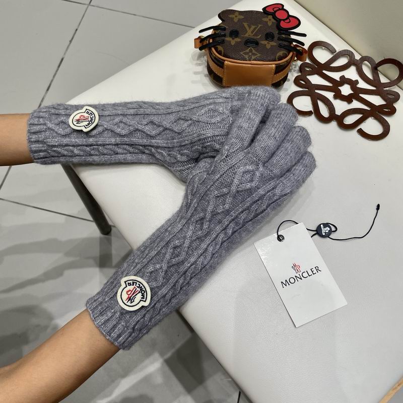 Moncler Gloves 175 (5)