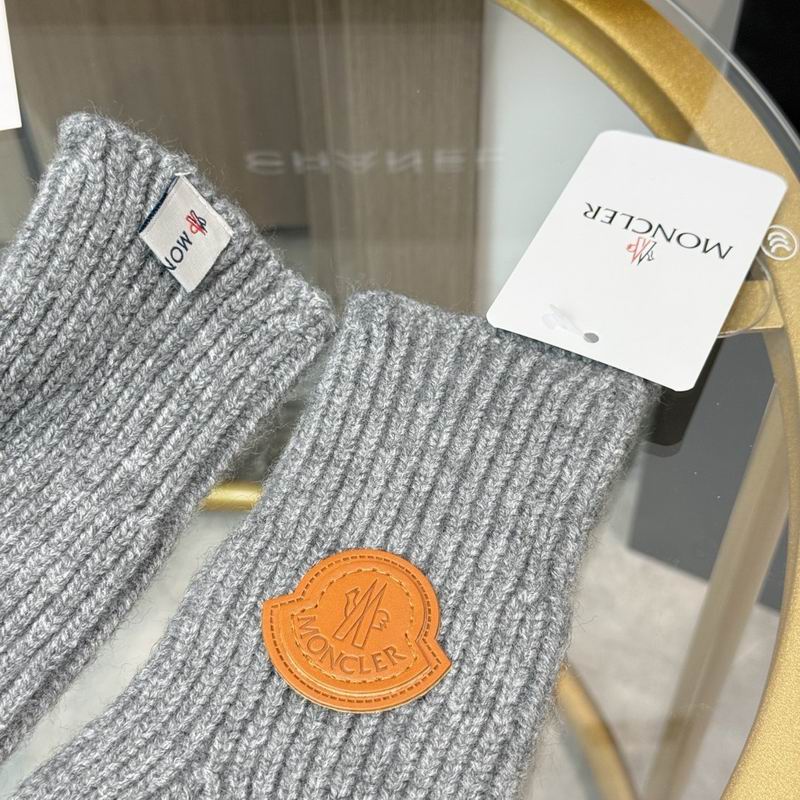 Moncler Gloves 20 (2)