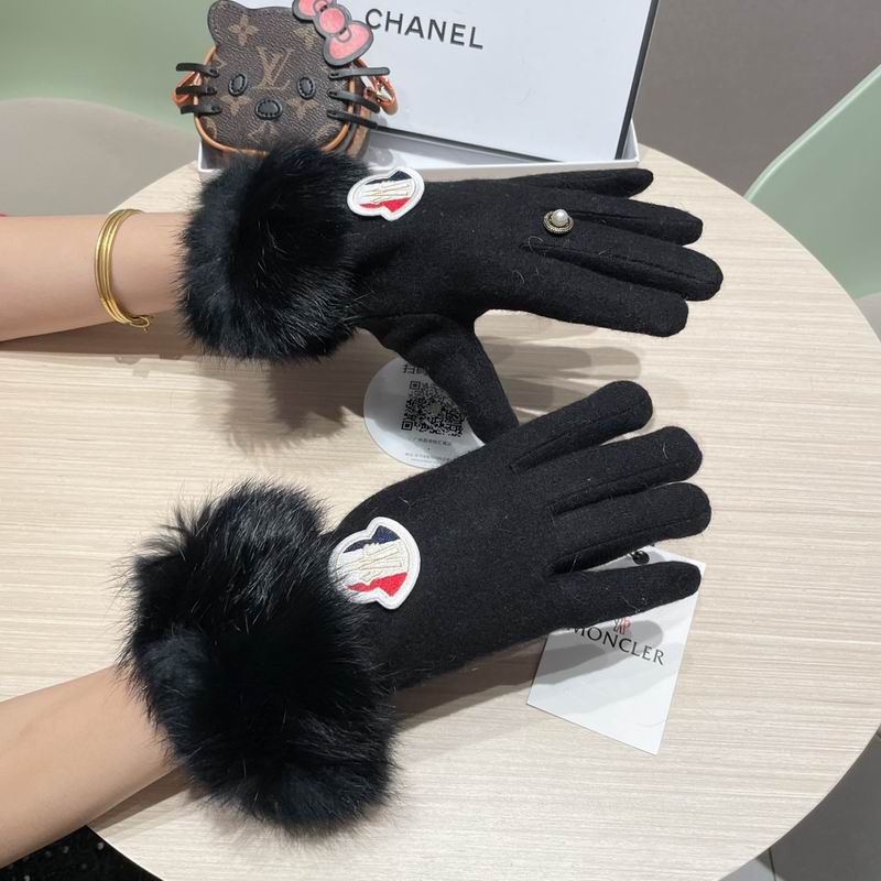 Moncler Gloves 38 (2)