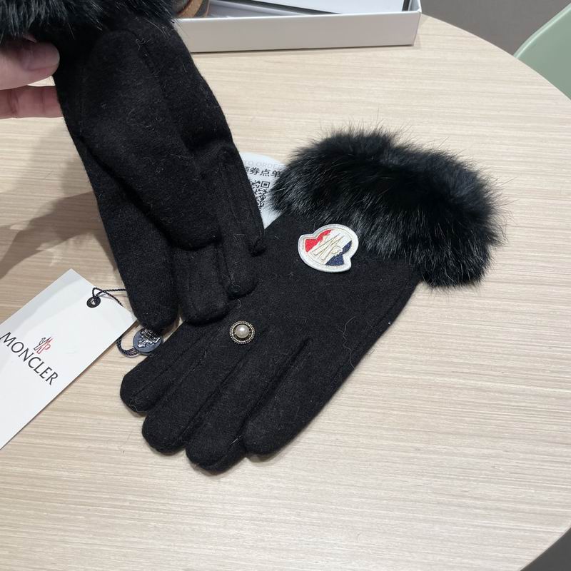 Moncler Gloves 38 (3)