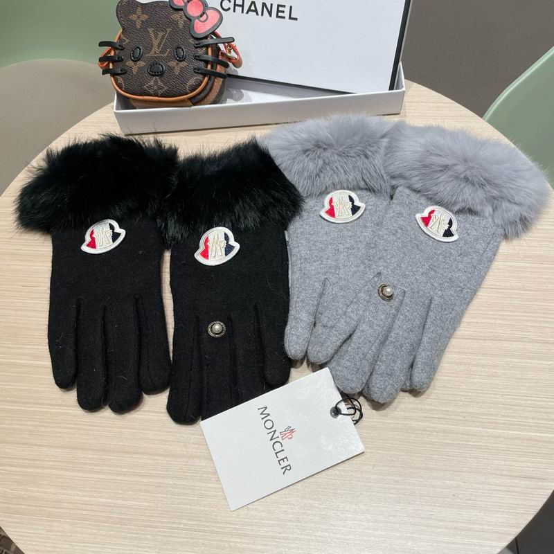 Moncler Gloves 38 (7)
