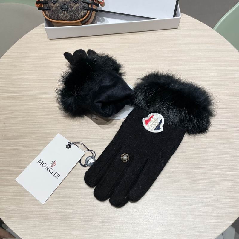 Moncler Gloves 38 (8)