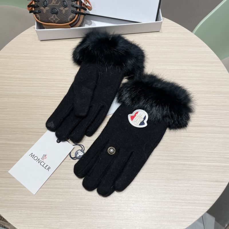 Moncler Gloves 38 (9)