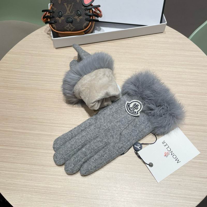Moncler Gloves 43 (9)