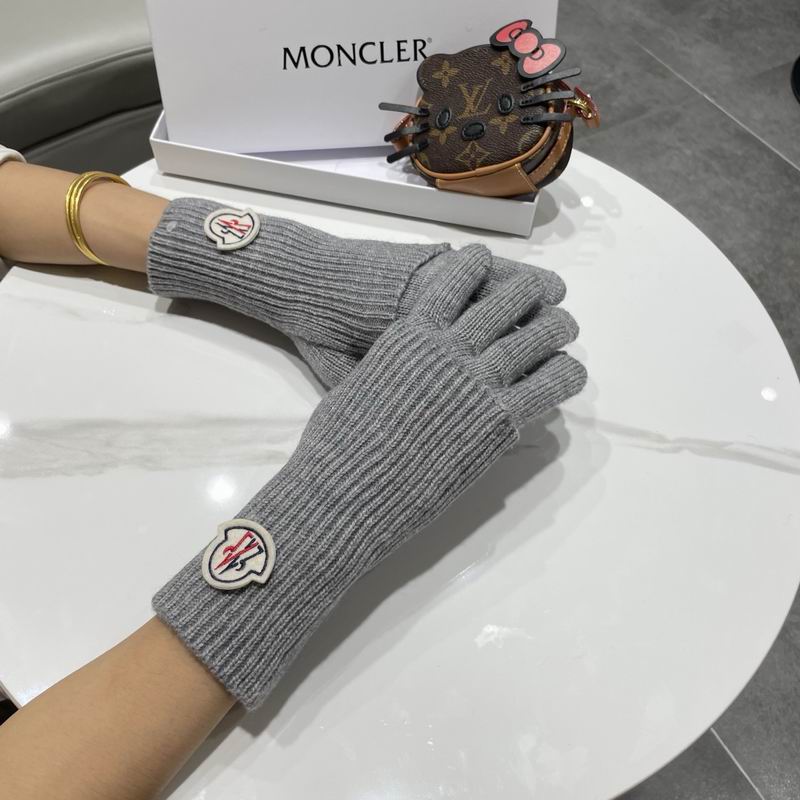 Moncler Gloves 66 (31)