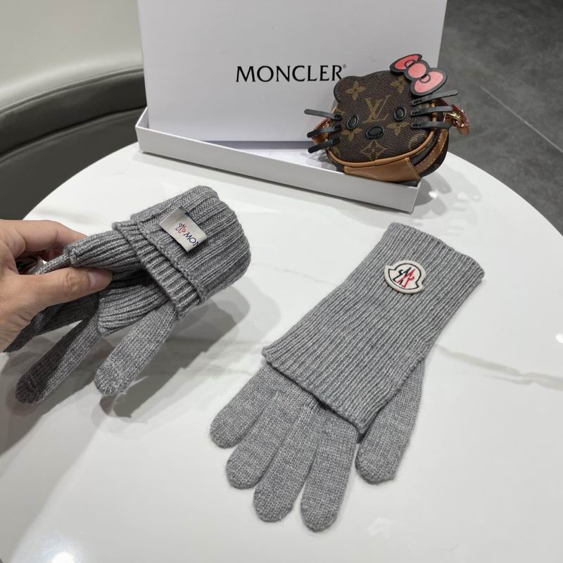 Moncler Gloves 66 (34)