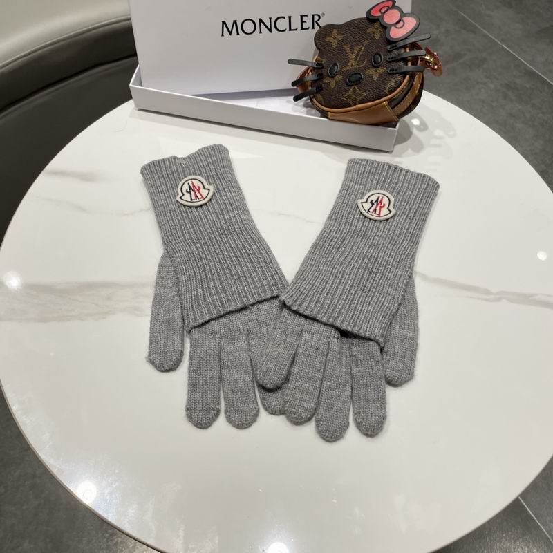 Moncler Gloves 66 (36)